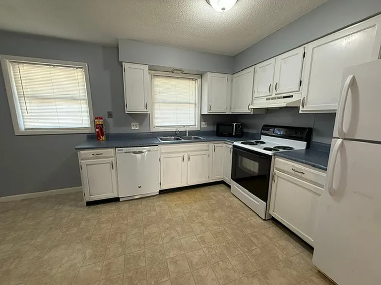 615 E Colorado Ave — Photo 3