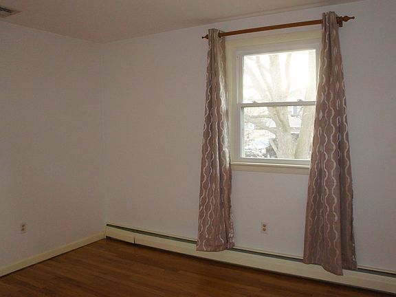 4th image of 707 Ishler St