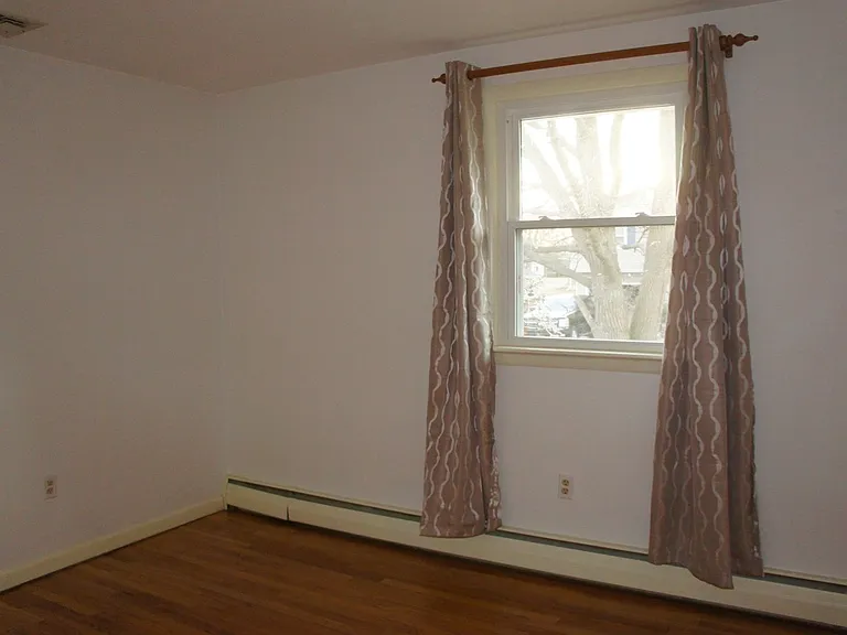 707 Ishler St — Photo 4