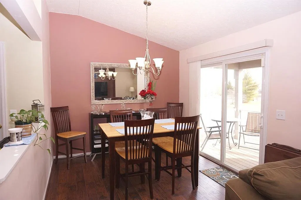 2 bed, 1108 sqft, $1,950 — Photo 4