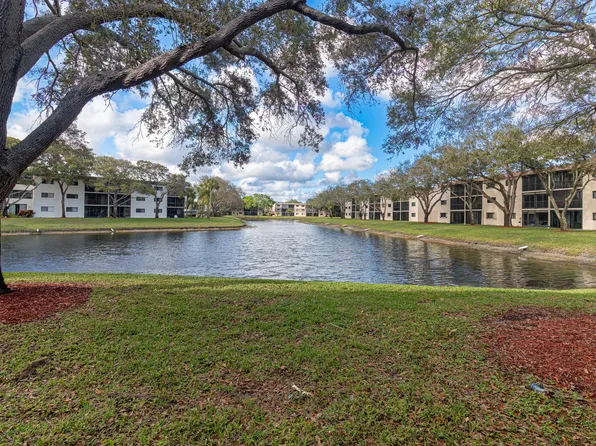 15456 Pembridge Drive #111, Delray Beach, FL 33484