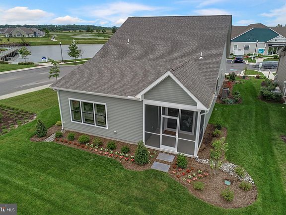 3rd image of 36 Royal View Dr