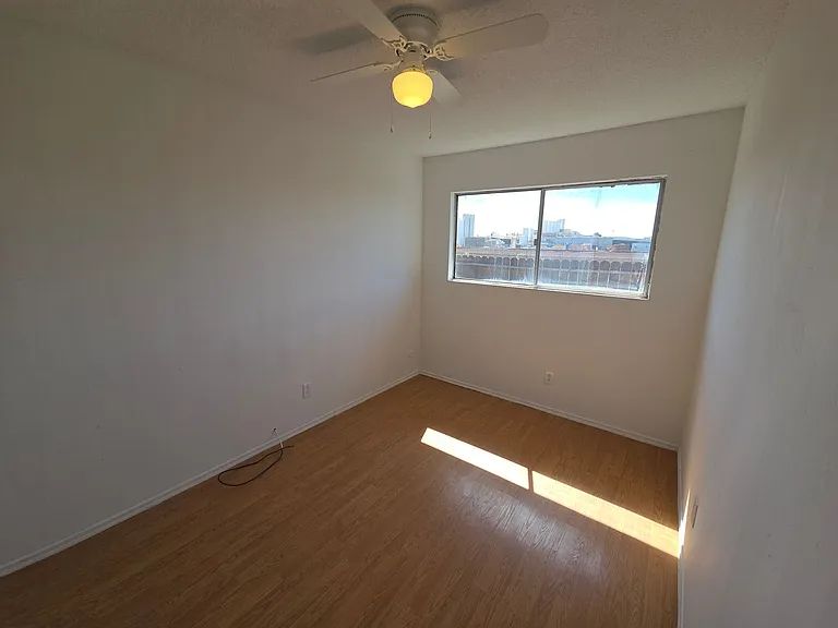 L Street Duplex — Photo 10