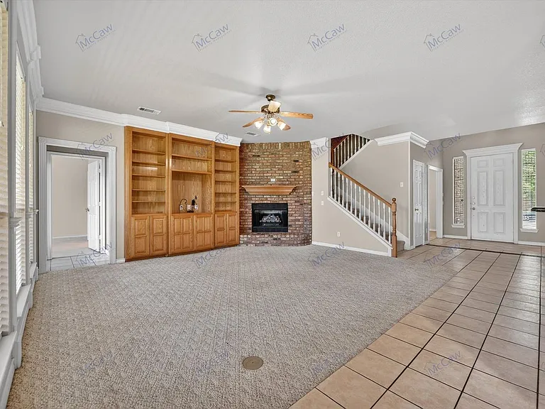 914 Dove Creek Trl — Photo 4