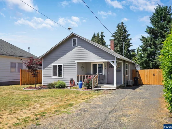 172 SW Birch St, Dallas, OR 97338