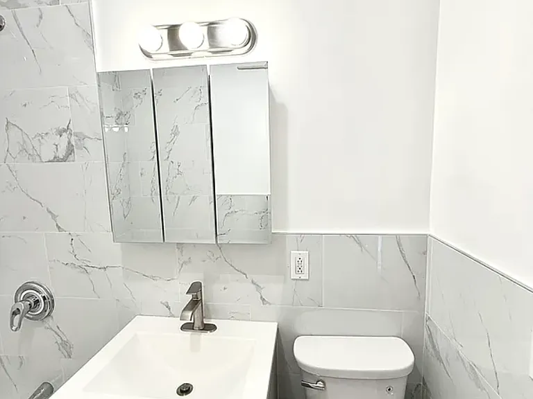 21 E 62nd St #4B — Photo 12