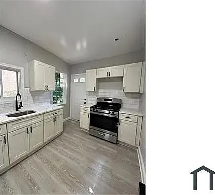 2851 W Cold Spring Ln — Photo 6