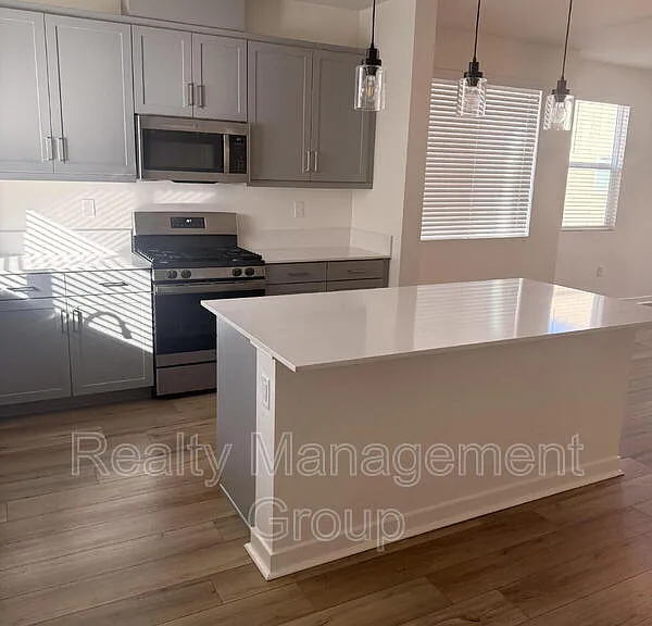 5480 Shorefront Dr #163 — Photo 8
