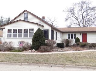 807 S Ohio St, Prairie Du Chien, WI 53821