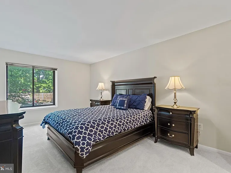 9705 Kings Crown Ct #101 — Photo 9