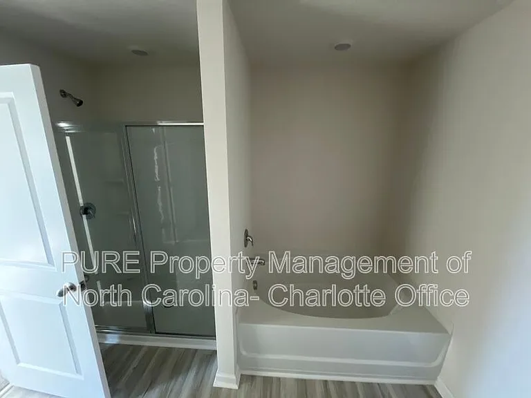 128 Sycamore Springs Dr — Photo 19