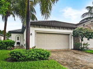 9093 Glenforest Dr, Naples, FL 34120