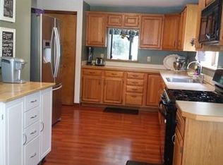 6 Overlook Dr, Atkinson, NH 03811