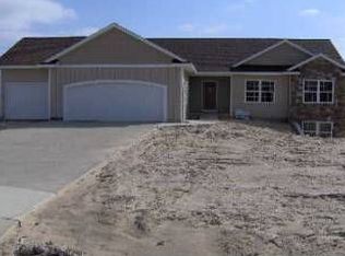 5420 Mills Ridge Dr SW, Wyoming, MI 49418