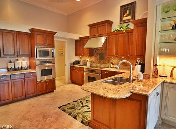 5th image of 372 Carlton Pl #8