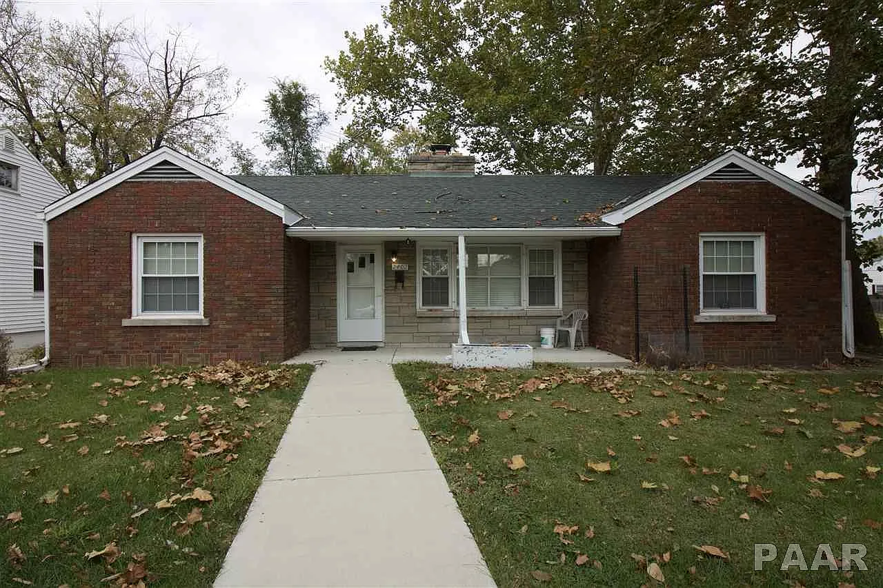 2402 N Gale Ave photo 1