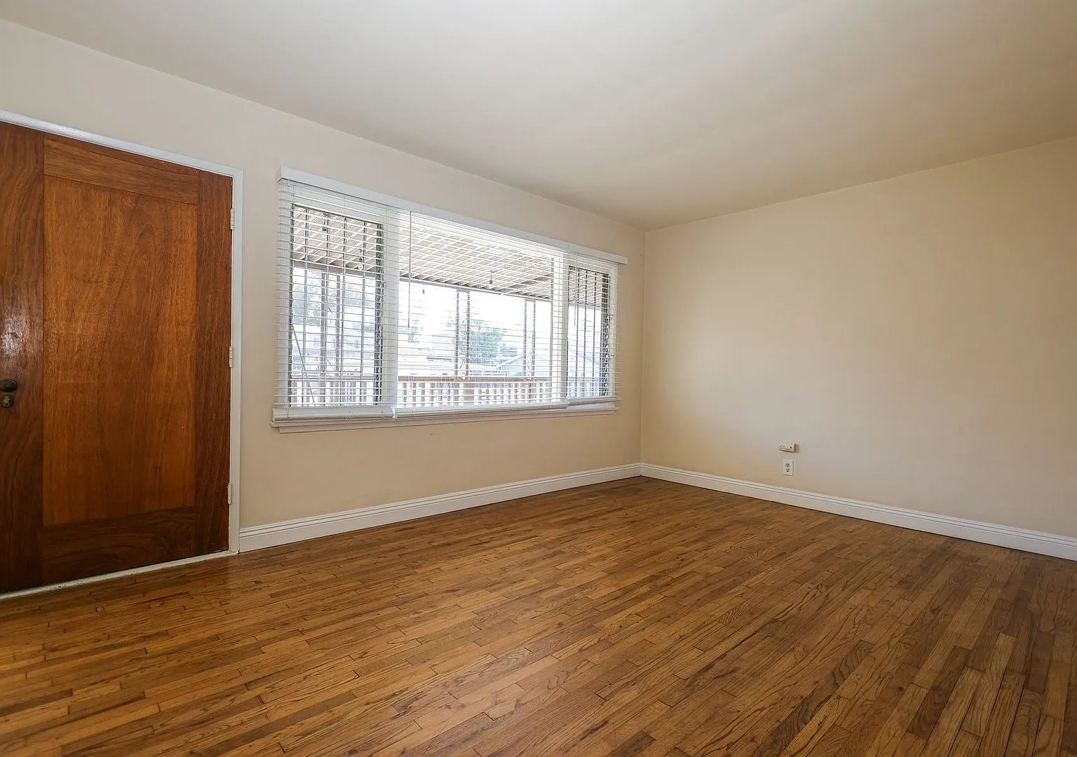 506 Avenida Victoria — Photo 4