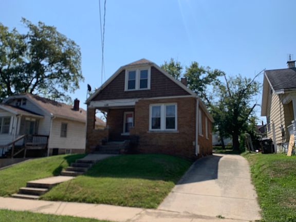 3rd image of 1120 W Gift Ave