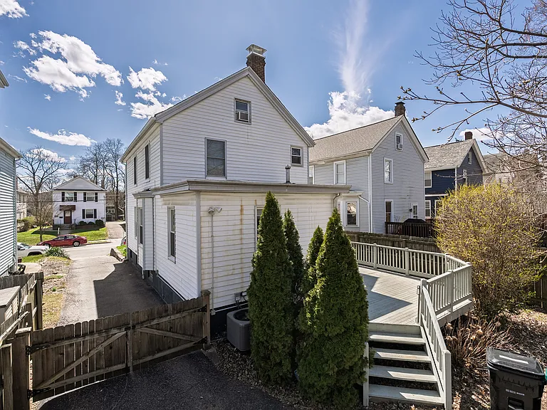 2892 Markbreit Ave — Photo 2