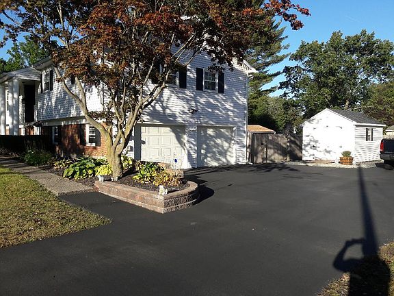 2nd image of 12 Northcrest Dr