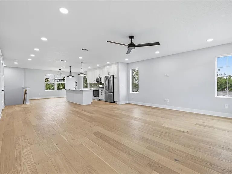 4208 W Carmen St #D — Photo 20