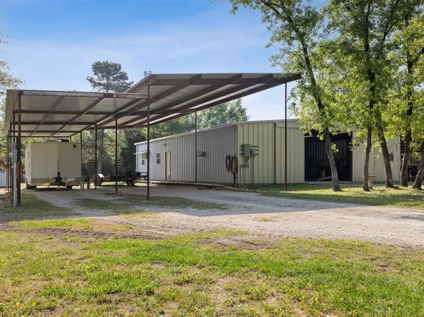 3913 County Road 235, Oakwood, TX 75855