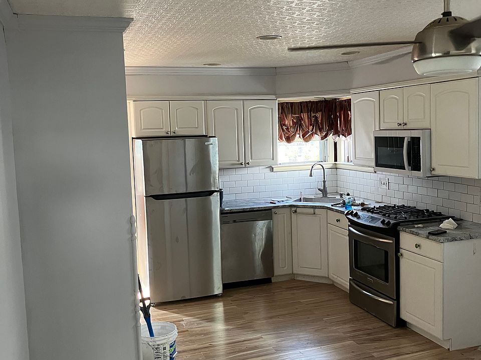 1st image of 43 Sycamore St #1