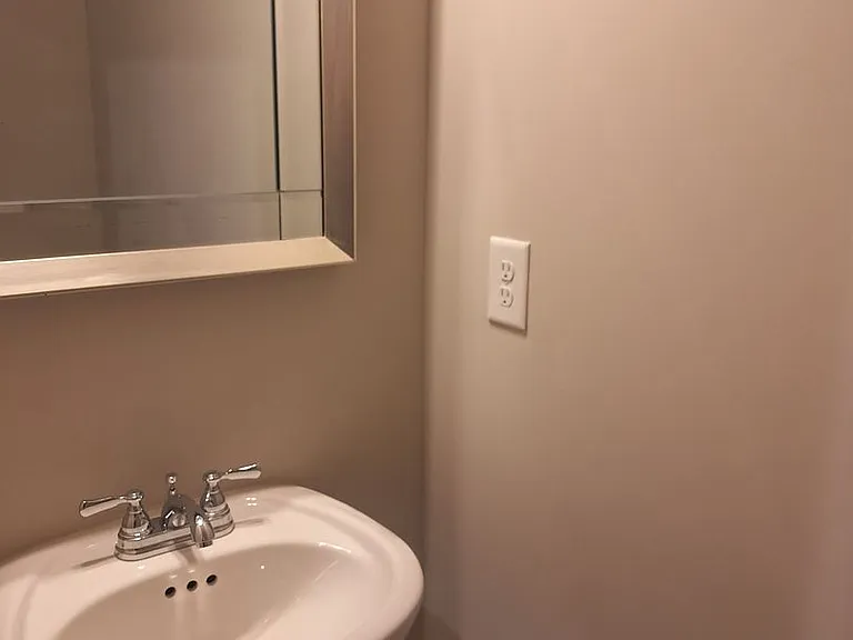220 Turner Ln — Photo 11