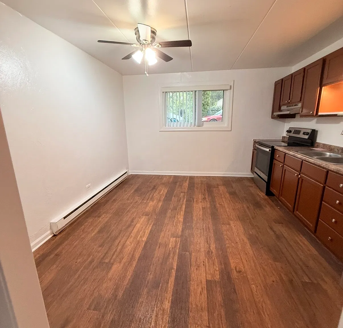 2 bed, 1.0 bath, $1,425 — Photo 3