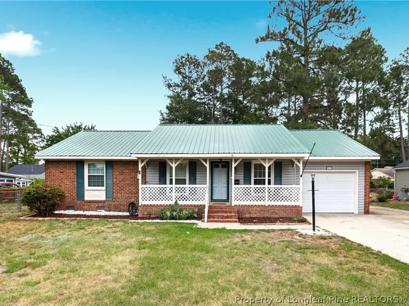 547 Farmview Dr, Fayetteville, NC 28311