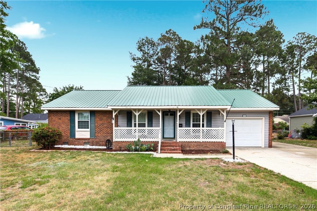 547 Farmview Dr, Fayetteville, NC - View 2