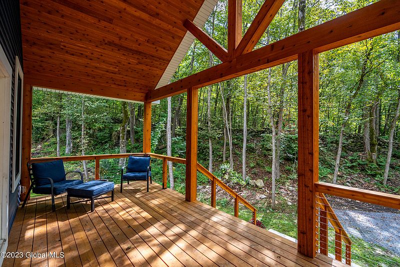 3rd image of 221 Brennan Road