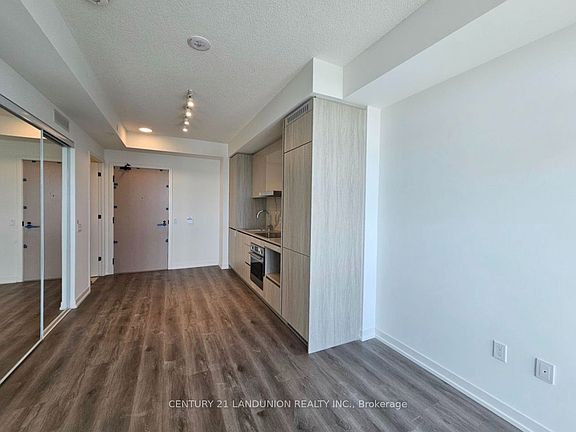 4th image of 28 Interchange Way #3102