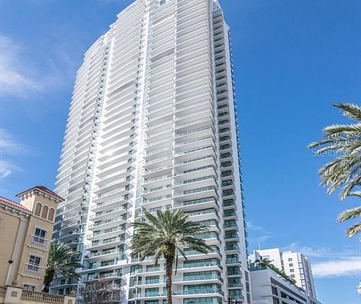 5th image of 100 1st Ave N #2901