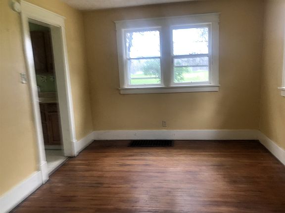 5th image of 2807 Cumberland Ave