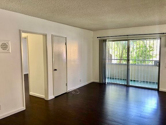 2nd image of 338 S Oxford Ave APT 5
