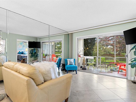 2nd image of 2710 NASSAU Bend #B1
