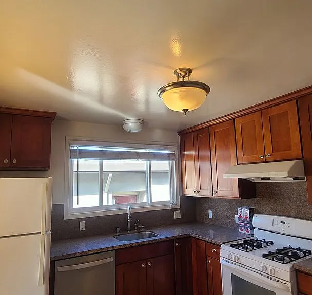 71 Warren Dr — Photo 9