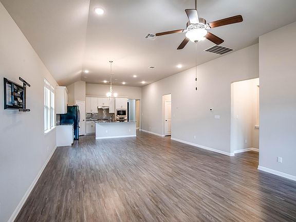 5th image of 2516 Granite Hill Dr