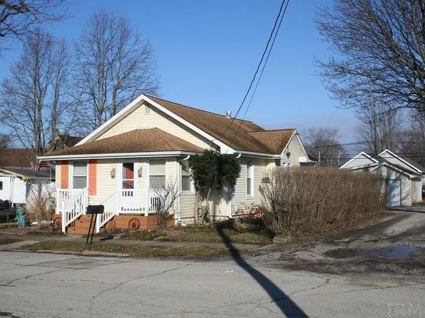 1300 W McClurg St, Frankfort, IN 46041