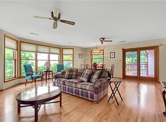 4th image of 639 Claypool Dr
