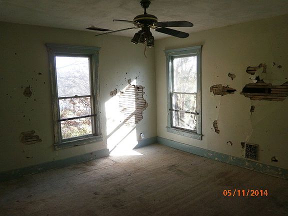 4th image of 418 E Winter Ave