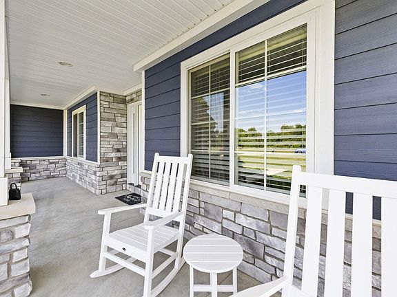 3rd image of 23920 Fairview Dr