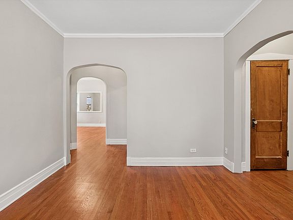 4th image of 1501 W Cornelia Ave #2