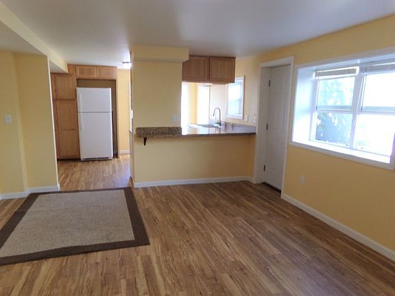 4th image of 742 Grand Ave #2