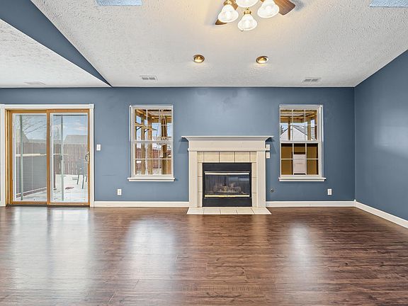 3rd image of 1903 Starks Cir