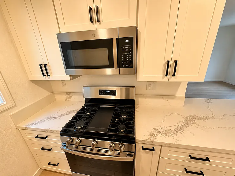 137 Avenida Florencia #C — Photo 3