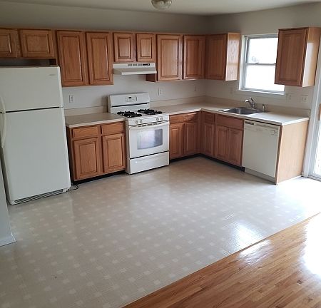 3rd image of 304 N 4th Ave