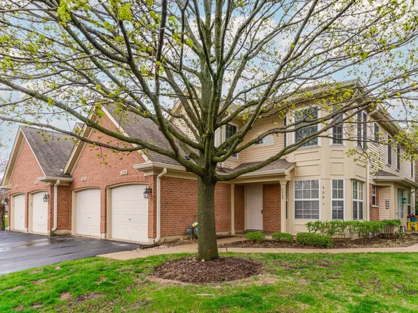 520 Palm Ct #B, Crystal Lake, IL 60014