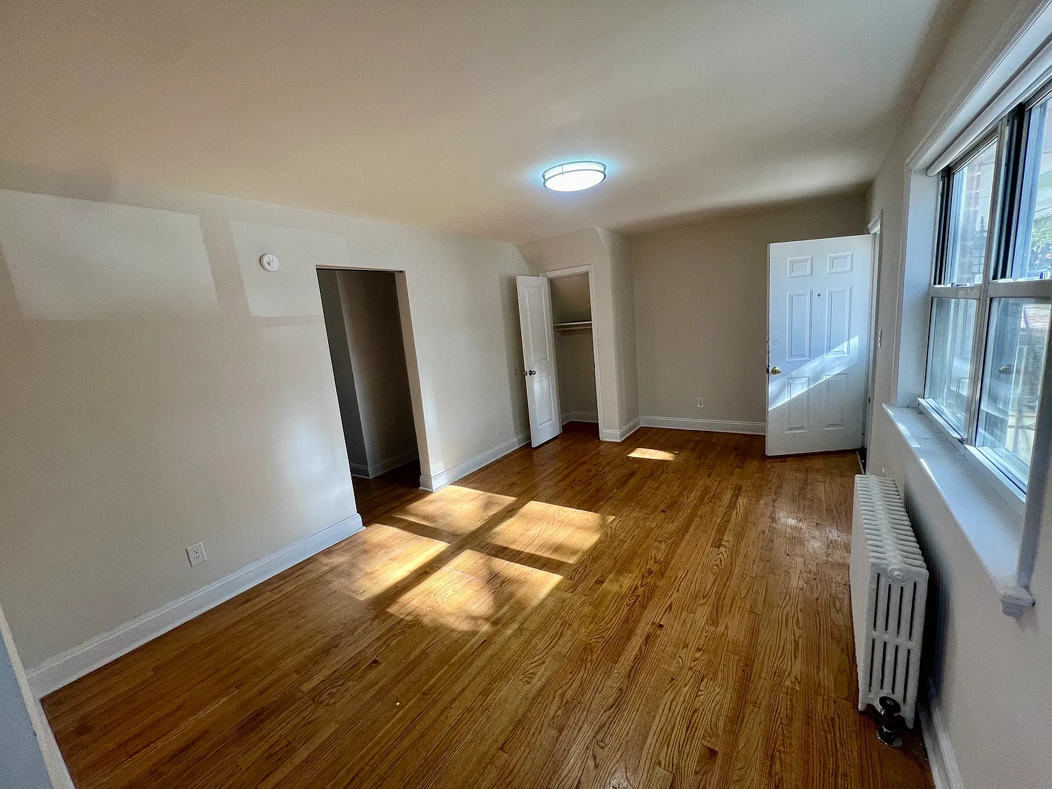 2 bed, 975 sqft, $2,849 — Photo 3